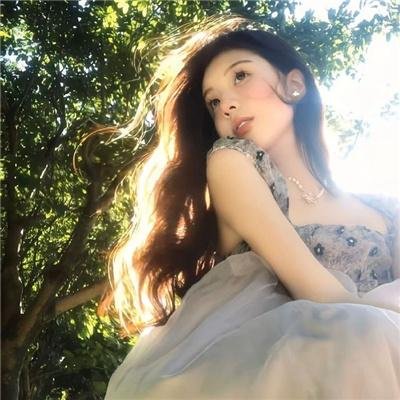 维奥莱特·诺齐埃尔